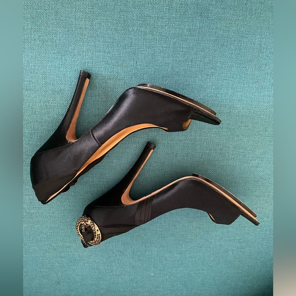 Badgley Mischka Satin Leather Crystal Brooch Open Toe Pump - Picture 7 of 7